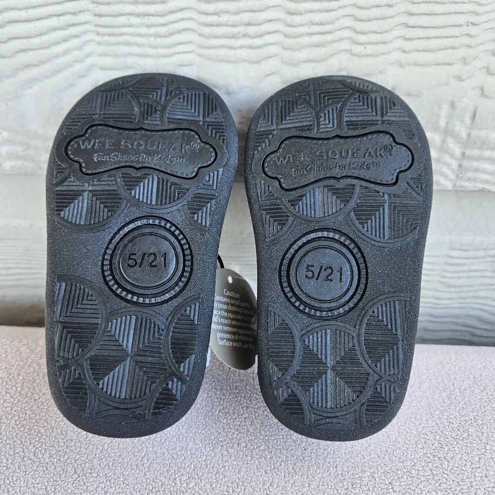 Wee Squeak Bessie Moo Cow Squeaker Toddler Shoes SZ 5 Black White Hook & Loop